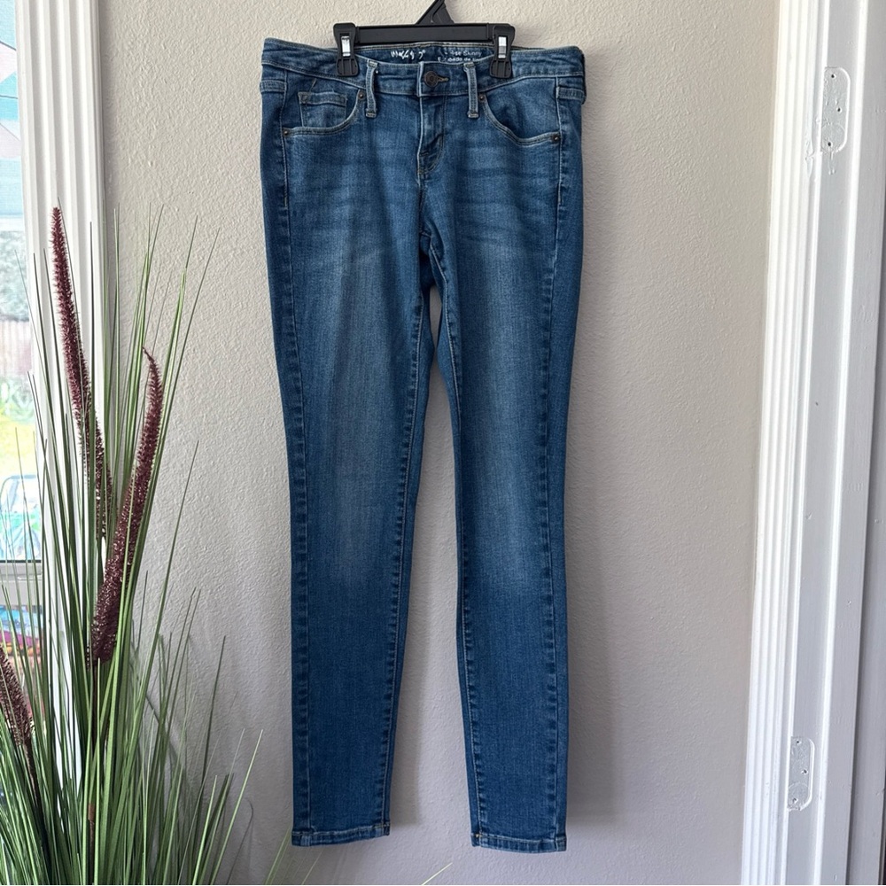 B3/5 Mossimo skinny Blue jeans Size 6/28